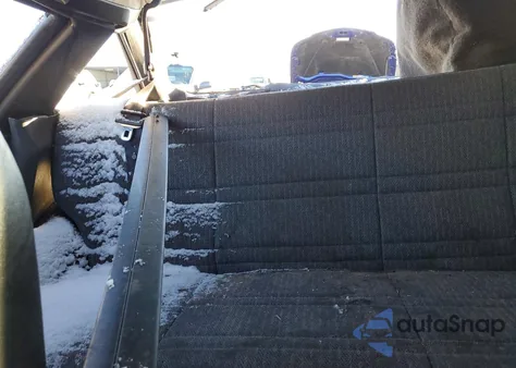 2001 Jeep Cherokee Sport z USA, uszkodzony, nr VIN 1J4FF48S61L613482